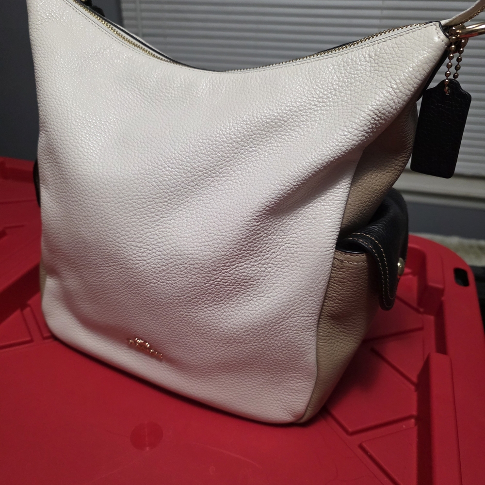 COACH White Leather Shoulder Bag
